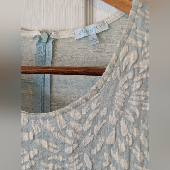 Women's Jun & Ivy Embroidered Dress Large - Picture 7 of 7